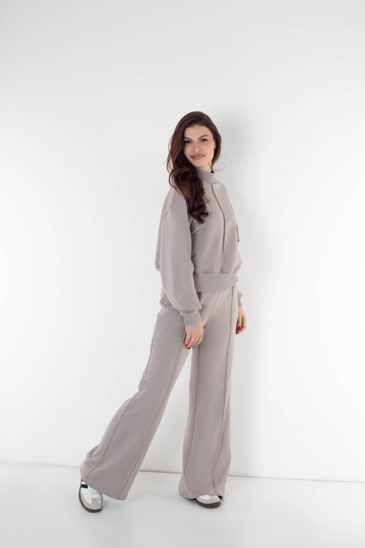 Костюм жіночий